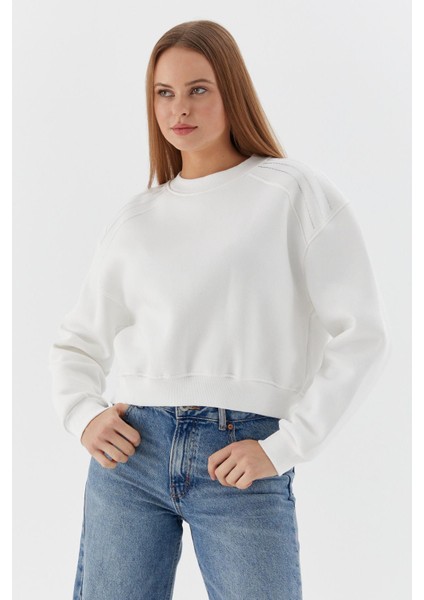 Omuzları Taşlı Sweatshirt Ekru fiyatları