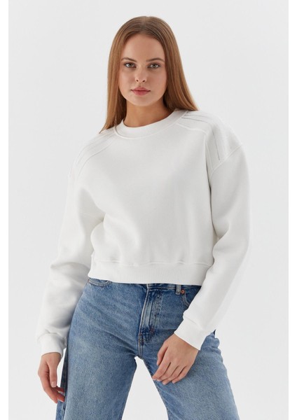 Omuzları Taşlı Sweatshirt Ekru modelleri