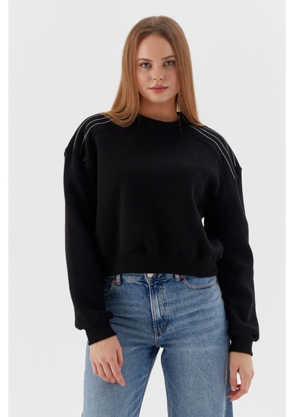 Omuzları Taşlı Sweatshirt Sıyah fırsatları