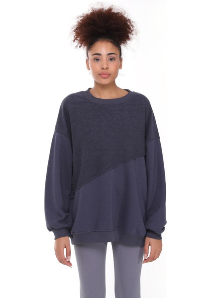 Kadın Bisiklet Yaka Garnili Sırt Detaylı Oversize Sweatshirt