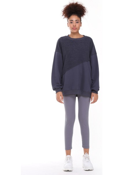 Kadın Bisiklet Yaka Garnili Sırt Detaylı Oversize Sweatshirt fiyatları