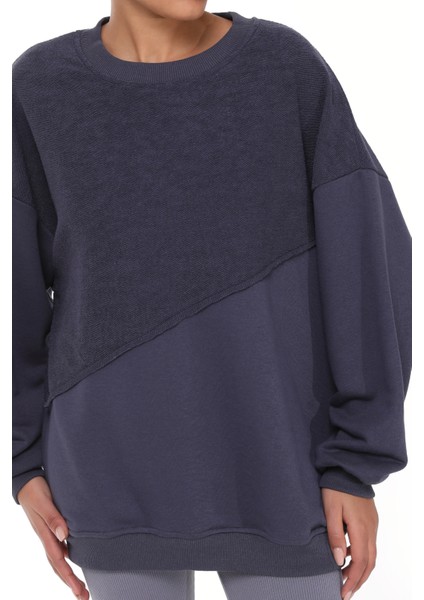 Kadın Bisiklet Yaka Garnili Sırt Detaylı Oversize Sweatshirt modelleri