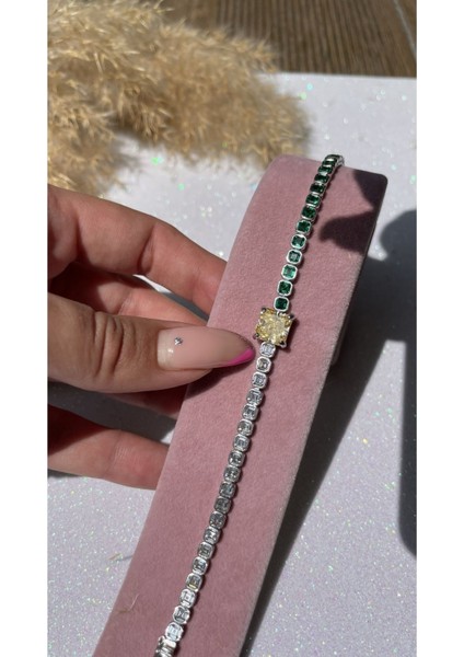 Özel Sarı Taşlı Kare Montür Su Yolu Bileklik 925 Ayar Gümüş Zümrüt Beyaz Taşlı Su Yolu Bileklik indirimleri