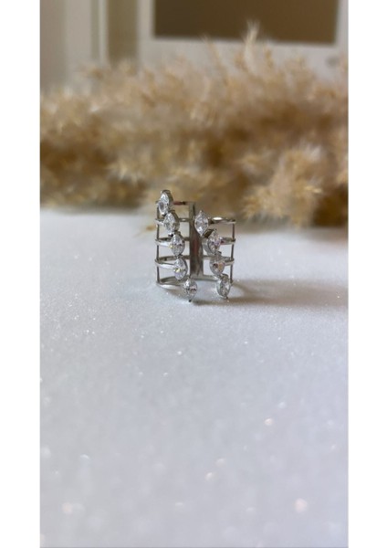 Ayarlanabilir Beyaz Altın Kaplama Zirkon Taşlı Spıral Model 925 Ayar Gümüş Yüzük