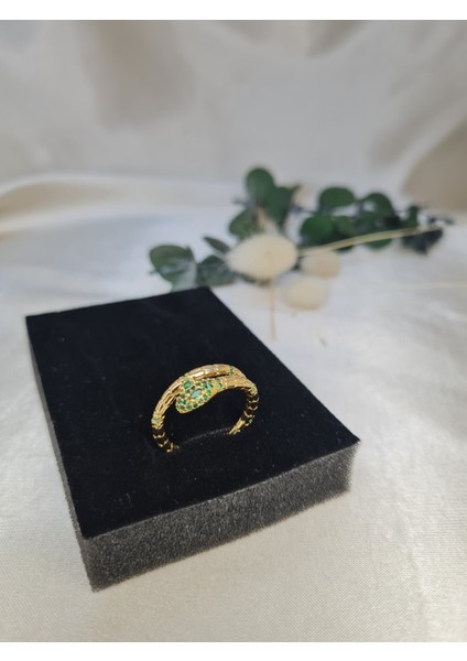 Yeşil Taşlı Sarma Tasarım Çelik Yüzük – Altın Kaplama Kadın Şık Takı modelleri