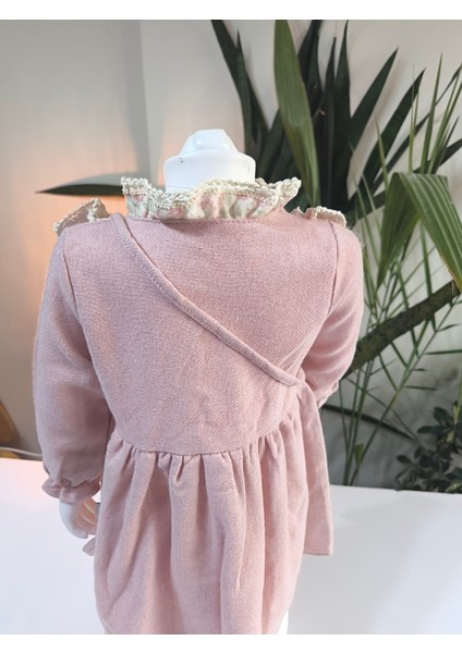 Otantik Desenli Fırfırlı Pudra Pembe Bebek Elbisesi (Çantalı) fırsatları
