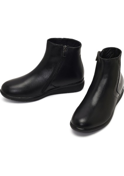 Kadın Siyah Fermuarlı Deri Comfort Bot 25WFD413618 modelleri