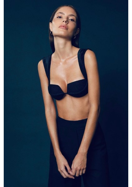 Premium Dokulu Biye Detaylı Rhea Fit Kadın Bikini Üstü fırsatları