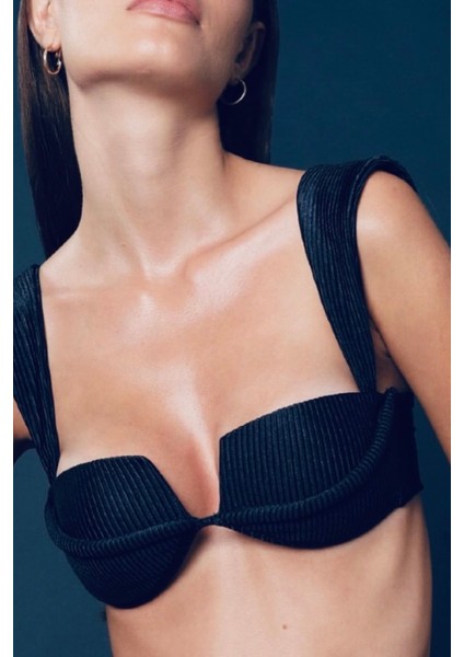 Premium Dokulu Biye Detaylı Rhea Fit Kadın Bikini Üstü indirimleri