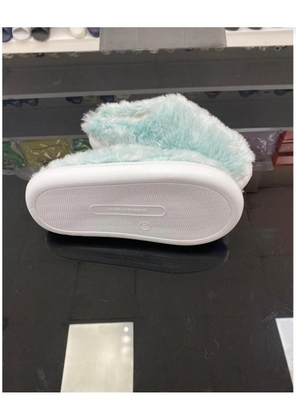 Peluş Kadın Yumuşak Kaymaz Taban Ev Terliği modelleri