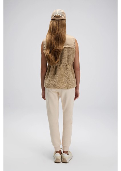 Logolu Regular Fit Dik Yaka Polar Yelek Bayan Yelek EF545 indirimleri