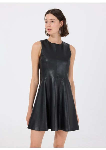 Bisiklet Yaka Düz Siyah Mini Kadın Elbise F5WL-ELB0400