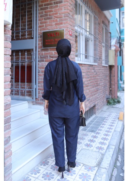 Bağcıklı Süet Pantolonlu Takım indirimleri