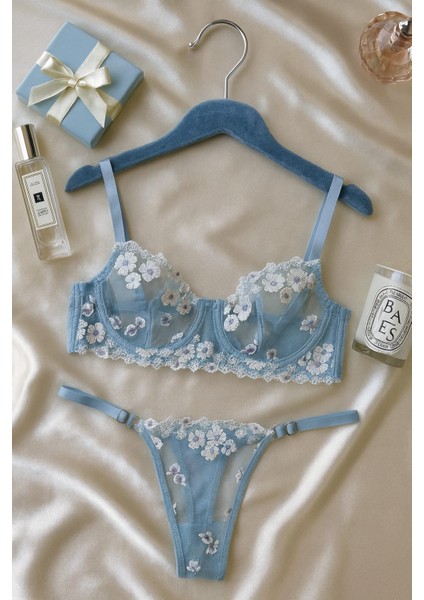 Mavi Çiçek Işlemeli Transparan Dantel Sütyen & String Takım