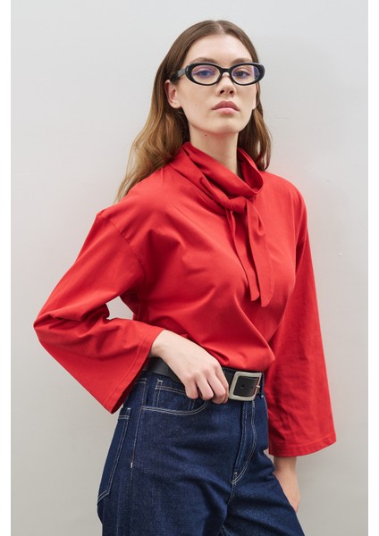 Yüksek Yaka Bağlamalı Bluz Kırmızı