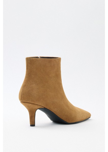 Bot 2517 - Sivri Burun Bilek Boy Taba Süet Kadın Bot