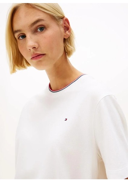 Ikonik Şeritli Pike Bisiklet Yaka Kısa Kollu Kadın Beyaz T-Shirt WW0WW47310YBL fırsatları