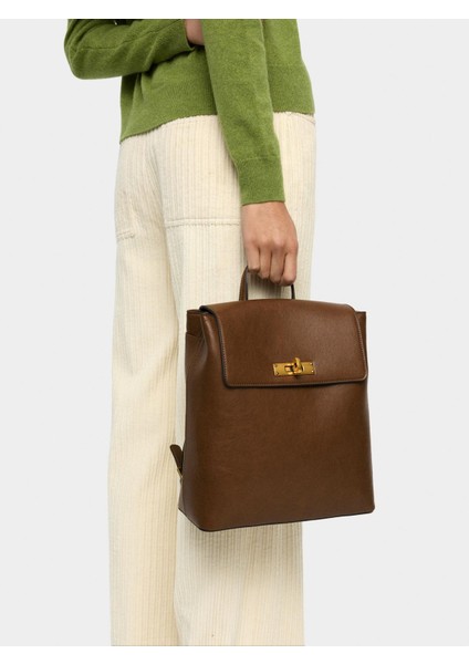 Kapaklı ve Döner Kilitli Sırt Çantası fiyatları