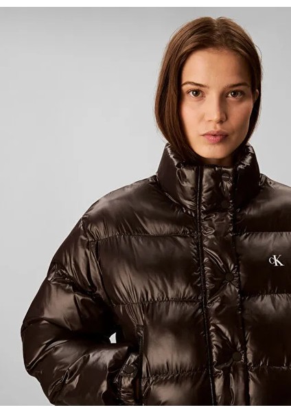 Parlak Kısa Şişme Kadın Siyah Ceket LV047D504G-UB1 fırsatları