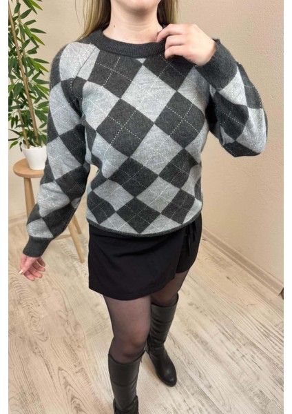 Kadın Gri-Siyah Baklava Desenli Bisiklet Yaka Oversize Triko Kazak modelleri