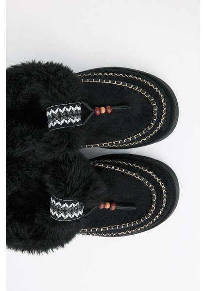 Bot 2523 - İçi Kürklü Boncuk İşlemeli Siyah Süet Kadın Bot