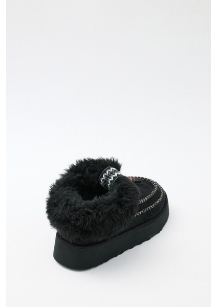 Bot 2523 - İçi Kürklü Boncuk İşlemeli Siyah Süet Kadın Bot