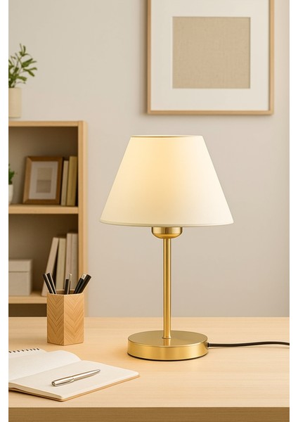 Krem Kumaş Gold Gövde Modern Abajur – Şık Masa Üstü Dekoratif Aydınlatma Lambası