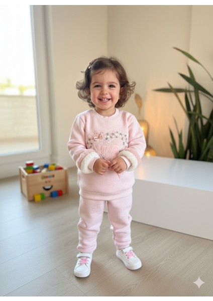 Kız Çocuk Peluş Detaylı Kabartmalı Kalın Takım Cepli %100 Pamuk Kalpli