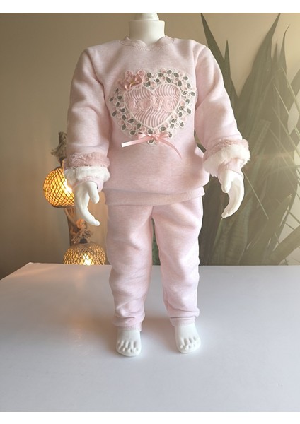 Kız Çocuk Peluş Detaylı Kabartmalı Kalın Takım Cepli %100 Pamuk Kalpli