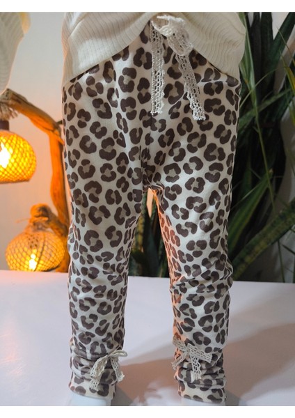 Kız Bebek Leoparlı Kadife Üçlü Takım ( Çıtçıtlısweatshirt+Kadifeyelek+Pantolon)