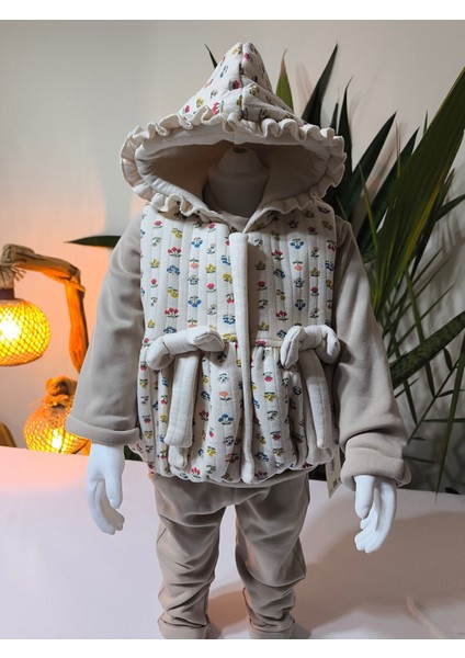 Kız Bebek Çiçek Desenli Üçlü Takım (Omuzdan Çıtçıtlısweatshirt+Fiyonklu Kapşonluyelek+Pantolon) fırsatları