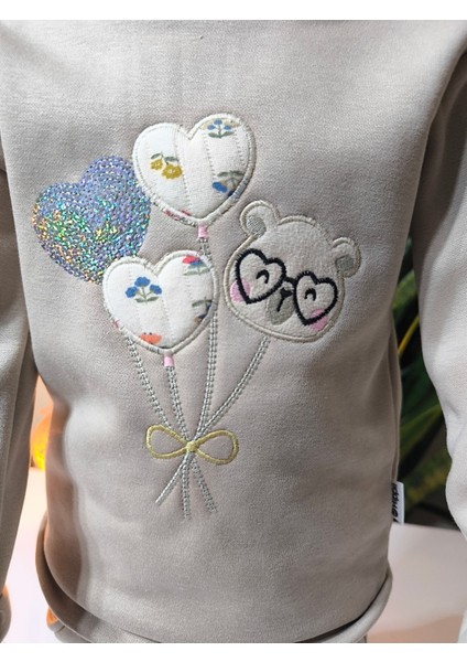 Kız Bebek Çiçek Desenli Üçlü Takım (Omuzdan Çıtçıtlısweatshirt+Fiyonklu Kapşonluyelek+Pantolon) indirimleri
