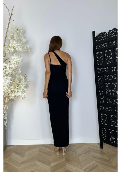 M1894 Asimetrik Yaka Yırtmaçlı Elbise Siyah