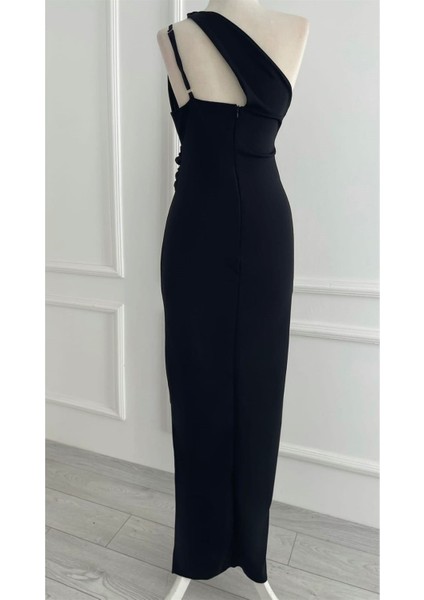 M1894 Asimetrik Yaka Yırtmaçlı Elbise Siyah modelleri