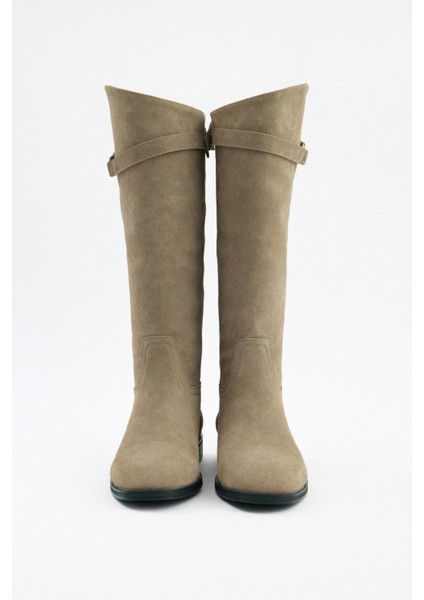 Çizme 2520 - Gold Aksesuar Detaylı Vizon Süet Kadın Çizme