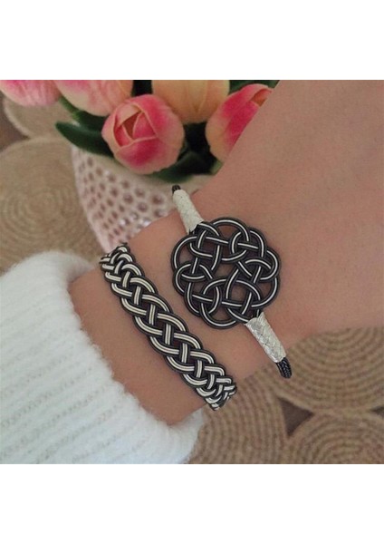 Kadın Kazaziye Gümüş Bileklik Kombini modelleri