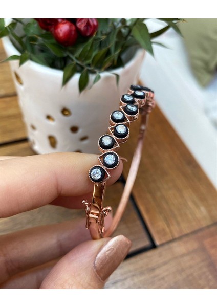 Kadın Gümüş Elmas Montür Görünümlü Bileklik fırsatları