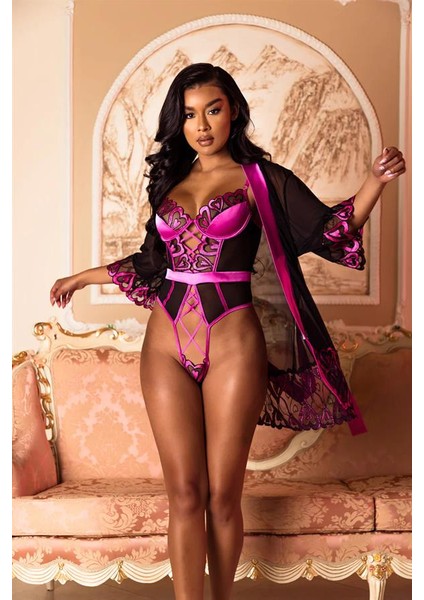 Kadın Fantazi Iç Giyim Fuşya Dantel Işlemeli Kalp Desenli Fantezi Gecelik Body Takımı - Şehvetli ve Zarif Tasarım
