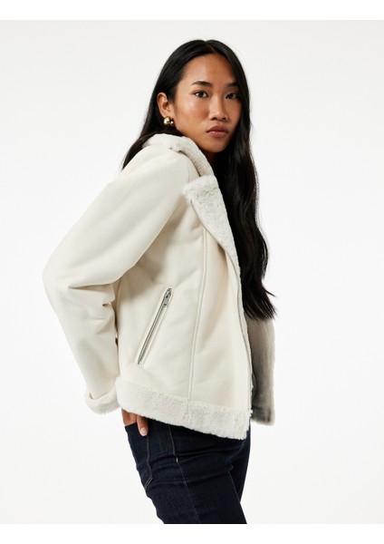 Cepli Fermuarlı Uzun Kollu Peluş Yaka Süet Görünümlü Crop Biker Ceket