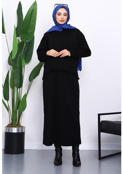 Siyah Gömlek Yaka Triko Etekli Takım