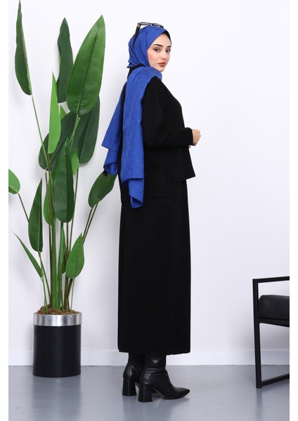 Siyah Gömlek Yaka Triko Etekli Takım fırsatları