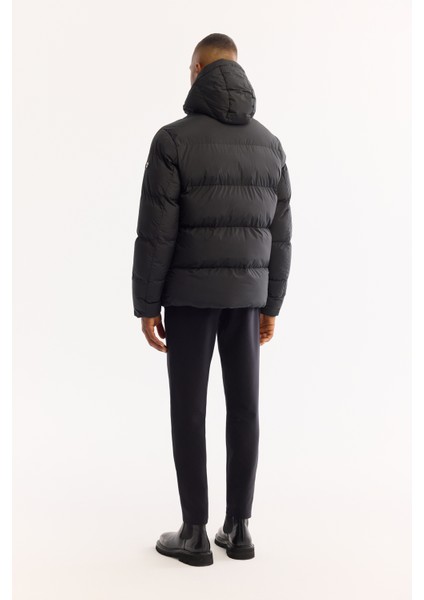 Erkek Siyah Kapüşonlu Su İtici Rüzgar Geçirmez -5°C Dayanıklı Şişme Comfort Fit Mont B006046