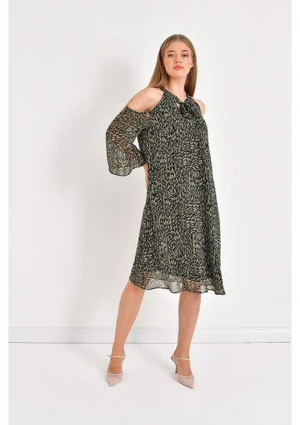 Şifon Bağlama Detaylı Elbise