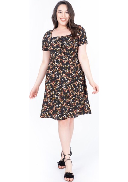 Kare Yaka Çiçekli Elbise