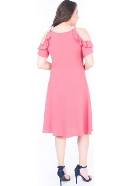 Yaka Çerçeveli Kolları Volanlı Elbise modelleri