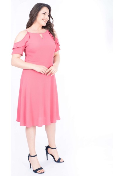 Yaka Çerçeveli Kolları Volanlı Elbise indirimleri