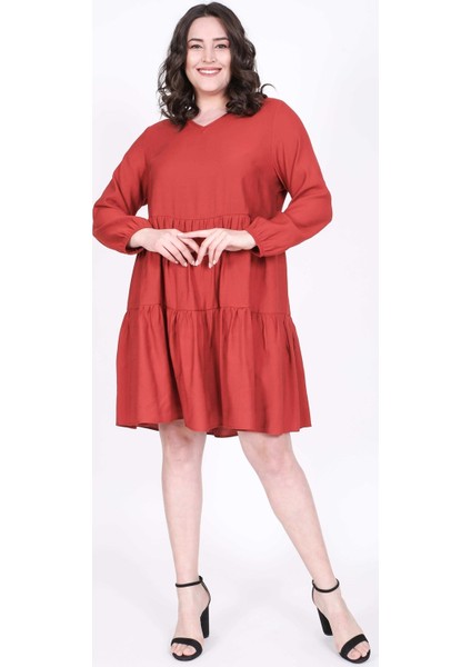 V Yaka Katlı Elbise