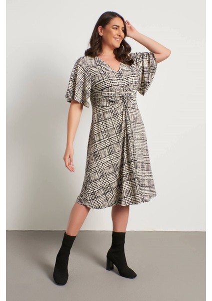 Düğüm Detaylı Elbise