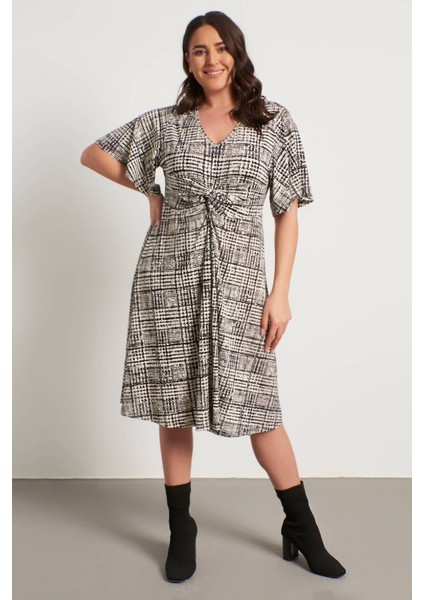 Düğüm Detaylı Elbise