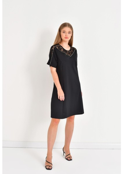 Omuzları Dantel ve Şerit Detaylı Elbise modelleri